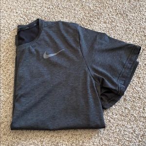 Nike men’s shirt